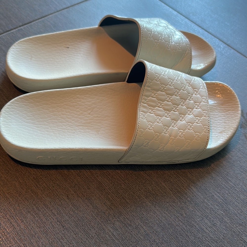 Gucci Microguccisima Rubber Pool Slides - image 6